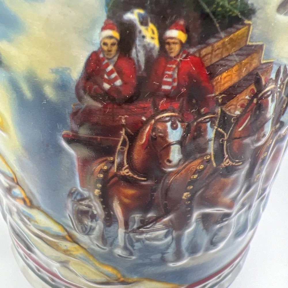 2002  Anheuser Busch Budweiser Holiday Christmas‎ Beer Stein Clydesdales. (a)